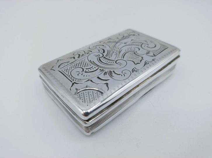 Zilveren vrouwen snuifdoosje, C. Monteban, Schoonhoven, 1853, Antiek en Kunst, Antiek | Goud en Zilver, Zilver, Verzenden