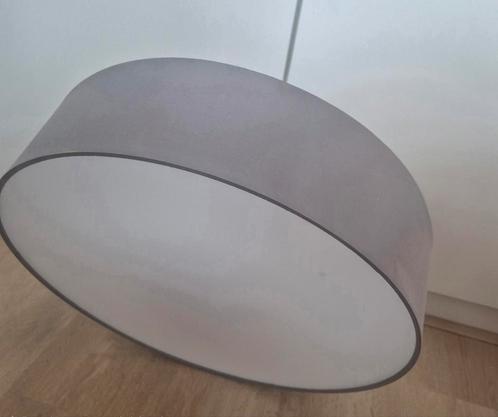 Grijze Plafondlamp - Moderne Drum Design - Zo goed als nieuw, Huis en Inrichting, Lampen | Lampenkappen, Zo goed als nieuw, Rond