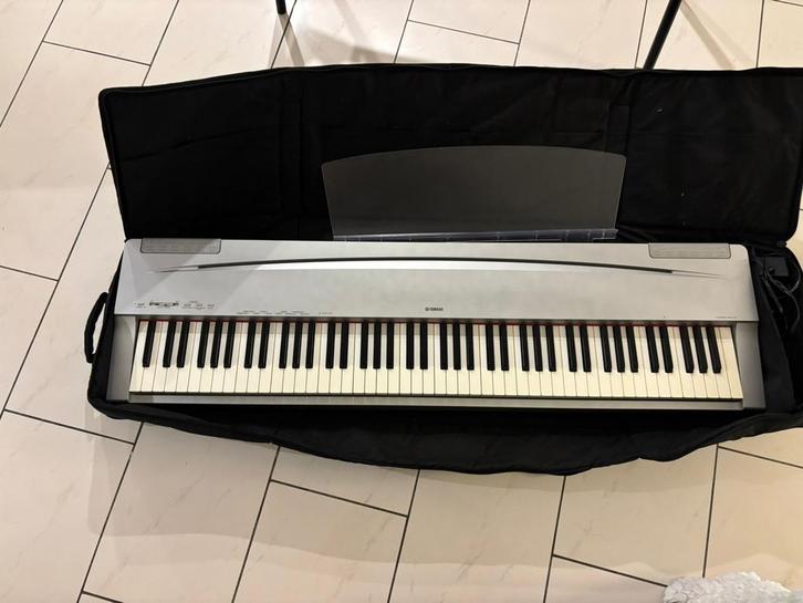 Yamaha p-70 digitale piano in nieuwstaat, Muziek en Instrumenten, Piano's, Zo goed als nieuw, Zwart, Ophalen of Verzenden