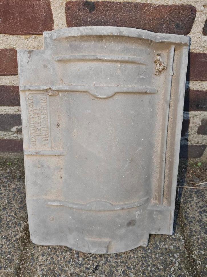 Grijze Dakpan - Gebruikt, Doe-het-zelf en Verbouw, Dakpannen en Dakbedekking, Gebruikt, Dakpannen, Steen of Klei, Grijs, Minder dan 5 m²