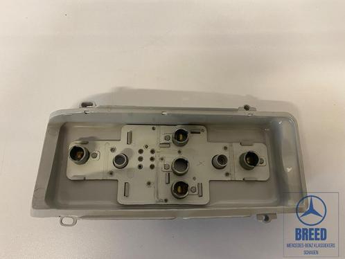 NOS lampendrager rechts Hella Mercedes-Benz W114 W115 /8, Auto-onderdelen, Verlichting, Mercedes-Benz, Nieuw, Ophalen of Verzenden