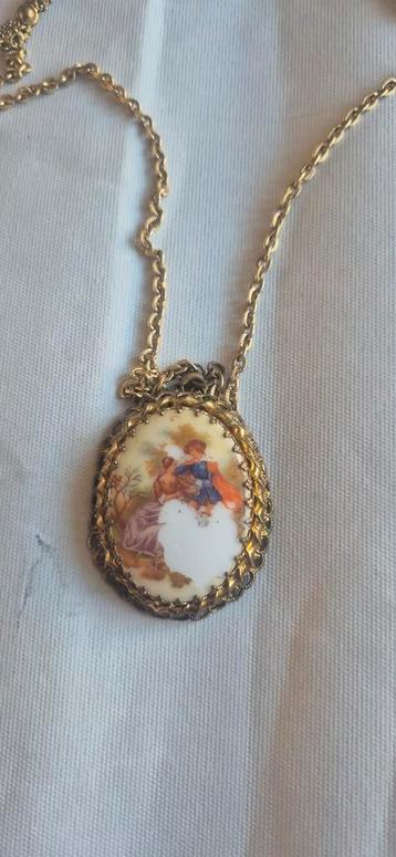 Vintage Ketting met Portret Hanger beschikbaar voor biedingen
