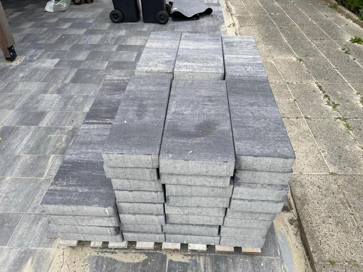 Nieuwe tegels, kom met een mooi bod!, Tuin en Terras, Terrasdelen en Vlonders, Zo goed als nieuw, Hout, Ophalen