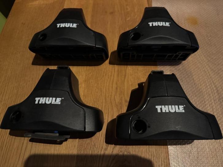 Thule 754 voetenset, Auto diversen, Dakdragers, Zo goed als nieuw, Ophalen of Verzenden