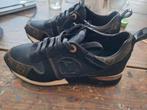 Louis Vuitton Run Away Sneaker - Maat 37.5, Ophalen of Verzenden, Zo goed als nieuw, Schoenen