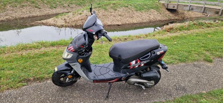 Goedkope KEEWAY scooter, type Hurricane, Fietsen en Brommers, Scooters | Overige merken, Gebruikt, Benzine, Ophalen