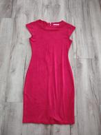 Prachtige rode velvet jurk van Vintage Dressing, M. Fluweel., Maat 38/40 (M), Onb, Ophalen of Verzenden, Onb