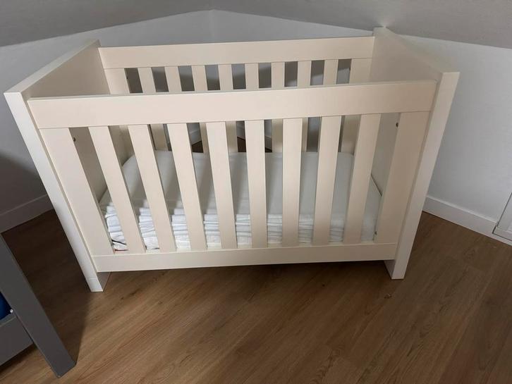 Ledikant & Commode Set - Babykamer Compleet!, Kinderen en Baby's, Babywiegjes en Ledikanten, Gebruikt, Ledikant, Ophalen