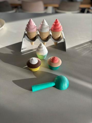 HEMA IJsjes & Cupcakes   beschikbaar voor biedingen