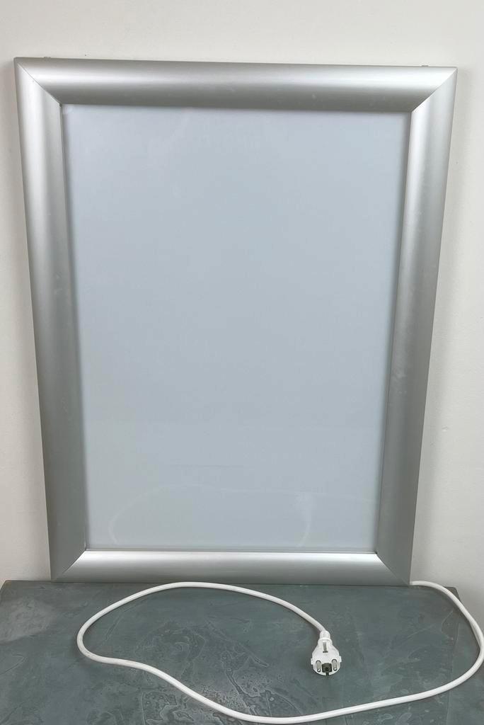 LED kliklijst (67,5 x 50 cm) – Nieuwstaat, Huis en Inrichting, Woonaccessoires | Lijsten, Zo goed als nieuw, Minder dan 50 cm