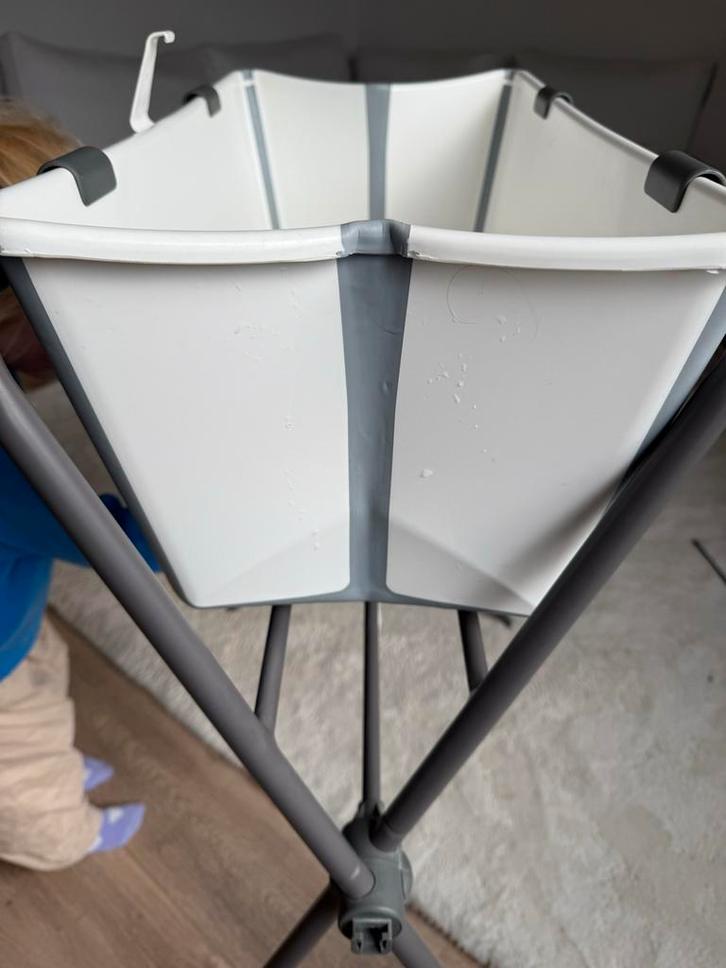 Stokke Flexi Bad -Inklapbaar Babybadje + standaard + zitje, Kinderen en Baby's, Badjes en Verzorging, Zo goed als nieuw, Badje