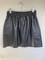 Arma zwart leren rok met wit mini skirt maat 36, Kleding | Dames, Rokken, Customerservice@armastore.com, Zwart, Arma, Zo goed als nieuw