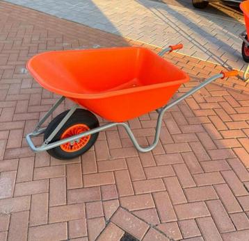 Kruiwagen beschikbaar voor biedingen