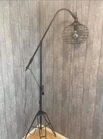 Industriële vloerlamp, Huis en Inrichting, Lampen | Vloerlampen, Ophalen, Zo goed als nieuw, 150 tot 200 cm