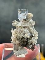 Ygx fluorite op kwarts met arsenopyrite en mica, Verzamelen, Mineralen en Fossielen, Ophalen of Verzenden, Mineraal