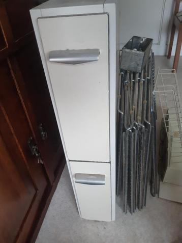 Onderdelen en smalle onderkast Vintage Bruynzeel keuken  beschikbaar voor biedingen
