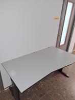 In hoogte verstelbaar bureau met trespablad, Ophalen, In hoogte verstelbaar, Zo goed als nieuw