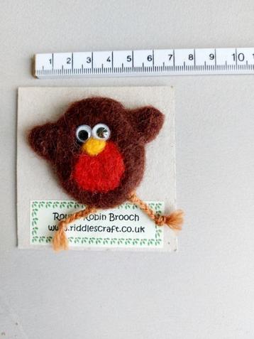 handgemaakte wol vilten broche roodborst 6x7 cm beschikbaar voor biedingen