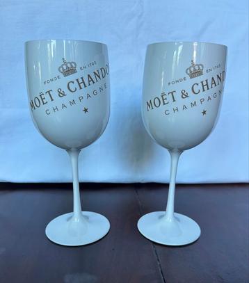 MOËT & CHANDON  Champagne Glazen Limited Ibiza Edition beschikbaar voor biedingen