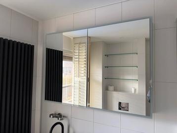 Badkamer spiegelkast beschikbaar voor biedingen