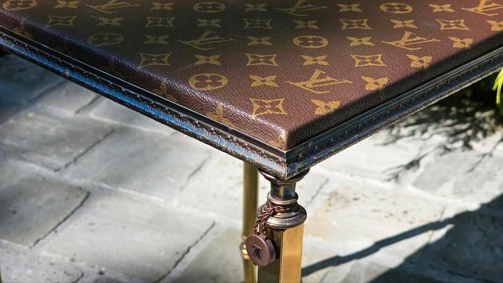 Vintage Louis Vuitton tafeltje messing blad van vintage tas., Antiek en Kunst, Antiek | Meubels | Tafels, Ophalen of Verzenden