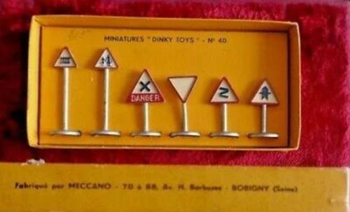 PANNEAUX DE SIGNALISATION ROUTE - SET, Hobby en Vrije tijd, Modelauto's | 1:43, Nieuw, Overige typen, Dinky Toys, Ophalen of Verzenden