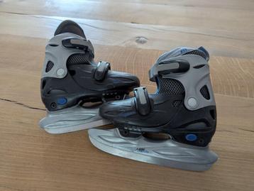 Verstelbare ijshockeyschaatsen maat 30 t/m 33 beschikbaar voor biedingen