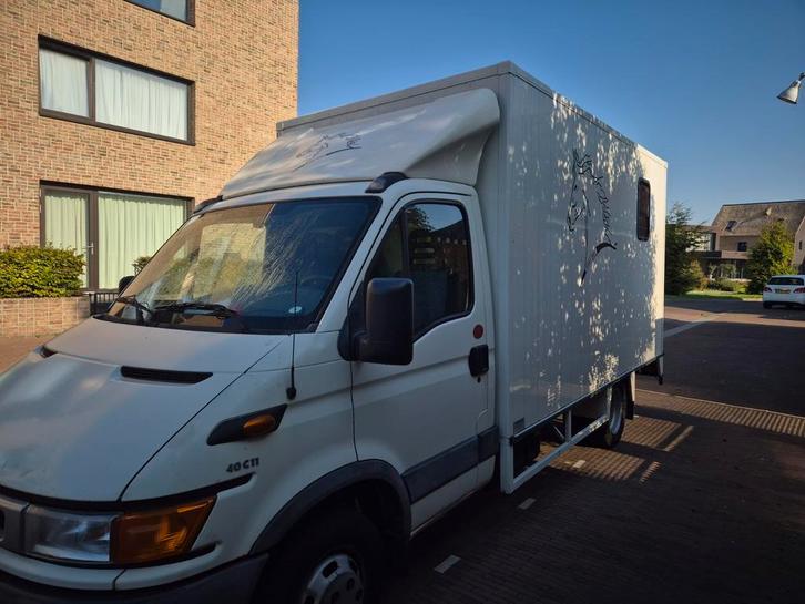 Zeer nette 2paards vrachtwagentje b rijbewijs, Dieren en Toebehoren, Paarden en Pony's | Trailers en Aanhangwagens, Zo goed als nieuw