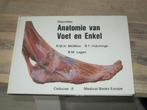 kleuratlas anatomie van voet en enkel R.M.H. McMinn, Ophalen of Verzenden, Alpha, Zo goed als nieuw, HBO