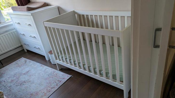 Vittoria ledikantje, Kinderen en Baby's, Kinderkamer | Bedden, Gebruikt, Minder dan 140 cm, Minder dan 70 cm, Lattenbodem, Matras