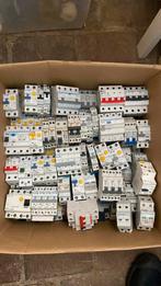 Groepenkast/Aardlekautomaat/installatieautomaat/krachtgroep, Doe-het-zelf en Verbouw, Elektra en Kabels, Ophalen, Gebruikt, Overige typen