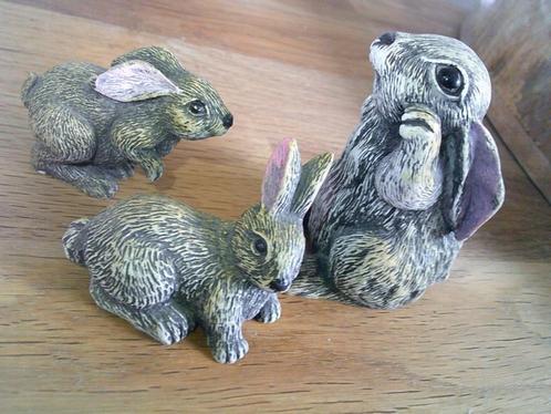 Moeder konijn met 2 kleintjes te lief de beeldjes, Verzamelen, Beelden en Beeldjes, Gebruikt, Dier, Ophalen of Verzenden