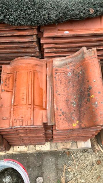 Dakpannen vh rood gb circa 100 stuks beschikbaar voor biedingen
