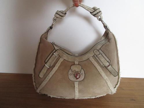 Nr.57: Mooie Tas Handtas Dames tas van Guess in zeer, Sieraden, Tassen en Uiterlijk, Tassen | Damestassen, Zo goed als nieuw, Handtas
