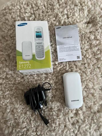 Mobiele telefoon Samsung E1272 - nieuw. beschikbaar voor biedingen