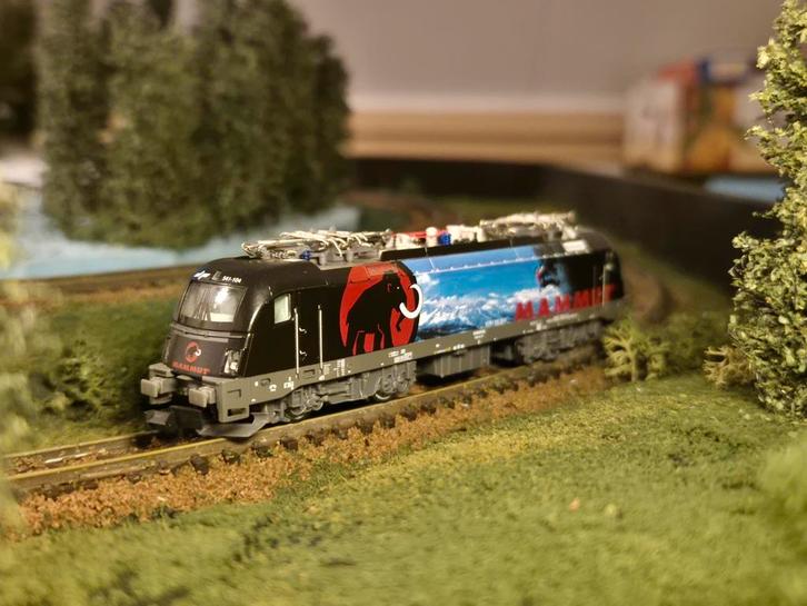 Te koop
Hobbytrain SŽ 541 104 Mammut, Hobby en Vrije tijd, Modeltreinen | N-Spoor, Zo goed als nieuw, Locomotief, Gelijkstroom