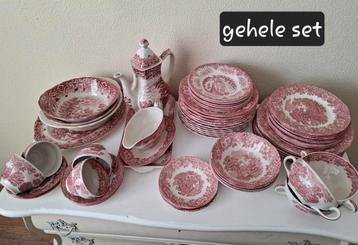 Vintage Groot Engels Servies beschikbaar voor biedingen