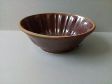 Oude steengoed puddingvorm.(fruitmotief) beschikbaar voor biedingen
