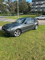 BMW 1-Serie 2.0 118D 5DR AUT 2014 Grijs. NIEUWE MOTOR, Auto's, BMW, 1995 cc, Beige, Particulier, Te koop