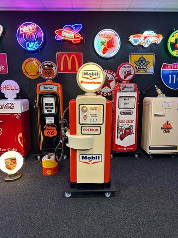 Unieke Amerikaanse benzinepomp Wayne 100a Swing-arm Mobilgas beschikbaar voor biedingen