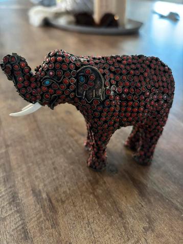 Tibitaans antiek olifant beschikbaar voor biedingen