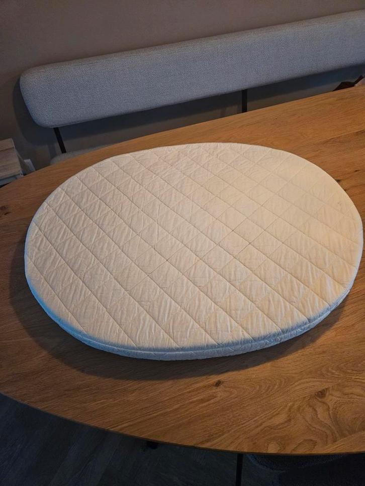 Stokke mini matrasje rond/ovaal - gratis af te halen, Kinderen en Baby's, Babywiegjes en Ledikanten, Gebruikt, Wieg, Ophalen