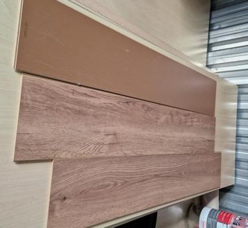 Circa 48 m2 gebruikte laminaat brede planken.  beschikbaar voor biedingen