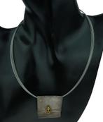 Design collier met 14k gouden slot en hanger zilver / goud