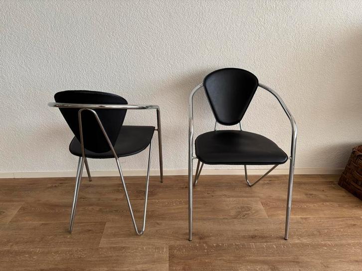 Zwarte design stoelen (2 stuks), Huis en Inrichting, Stoelen, Zo goed als nieuw, Twee, Metaal, Zwart, Ophalen