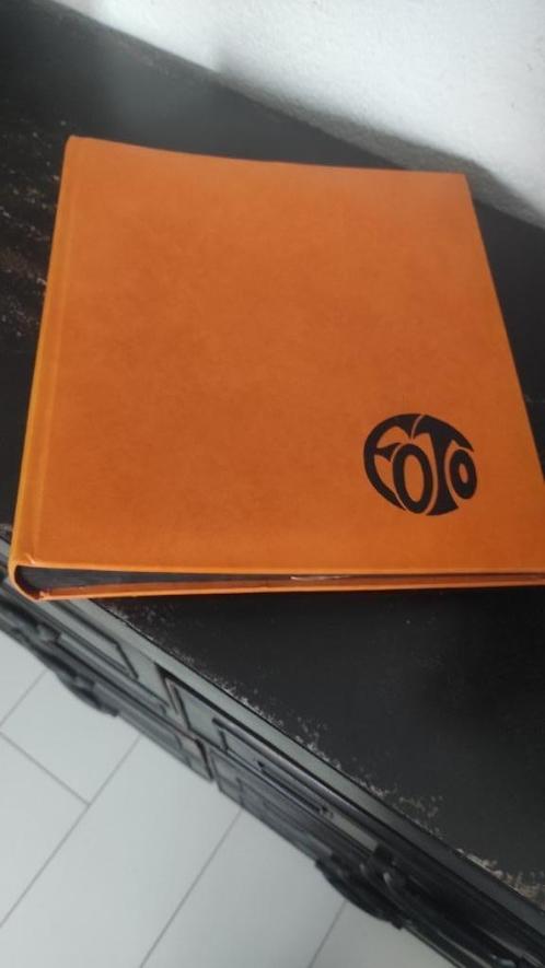Vintage fotoalbum oranje zwart, Audio, Tv en Foto, Fotoalbums en Accessoires, Gebruikt, Fotoalbum, Ophalen of Verzenden