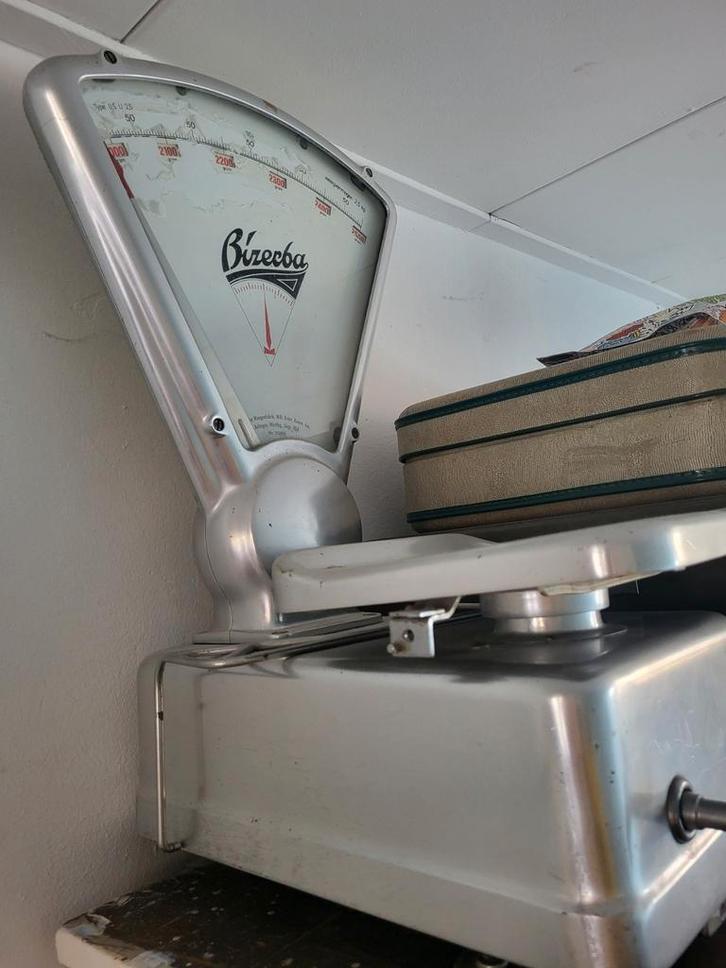 Vintage zilver matte “Bizerba” aluminium weegschaal jaren 60, Witgoed en Apparatuur, Weegschalen, Zo goed als nieuw, Personenweegschaal