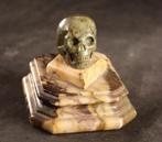 Marmeren memento mori presse-papier, Verzenden