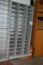 houten vakkenkast met 36 in hoogte te verstellen vakken, Met plank(en), Zo goed als nieuw, Minder dan 150 cm, 150 tot 200 cm