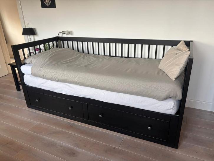 Hemnes Uitschuifbed - Zwart, Huis en Inrichting, Slaapkamer | Bedden, Tweepersoons, 80 cm, Hout, Zwart, Ophalen